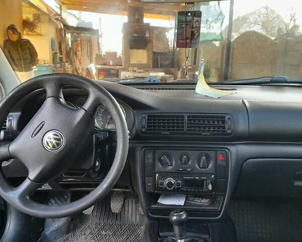 Зеленый Фольксваген Пассат, объемом двигателя 1.9 л и пробегом 377 тыс. км за 3615 $, фото 2 на Automoto.ua