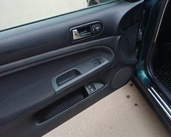 Зеленый Фольксваген Пассат, объемом двигателя 1.9 л и пробегом 515 тыс. км за 3800 $, фото 10 на Automoto.ua