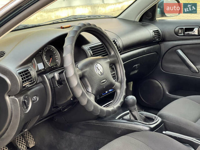 Зеленый Фольксваген Пассат, объемом двигателя 1.98 л и пробегом 326 тыс. км за 3700 $, фото 22 на Automoto.ua