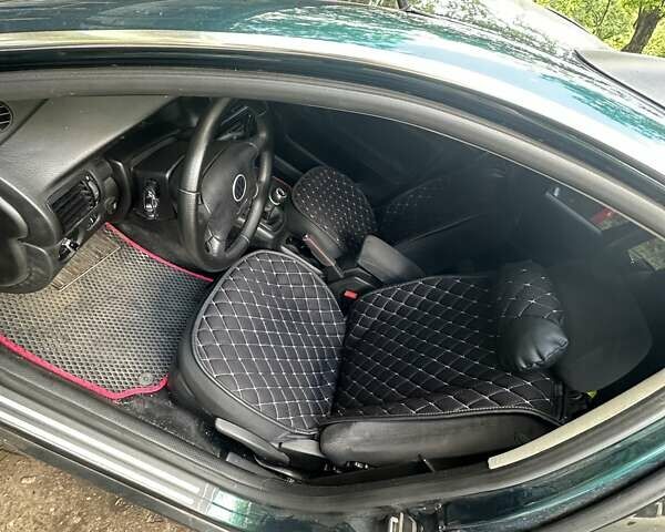 Зеленый Фольксваген Пассат, объемом двигателя 1.98 л и пробегом 294 тыс. км за 4200 $, фото 10 на Automoto.ua