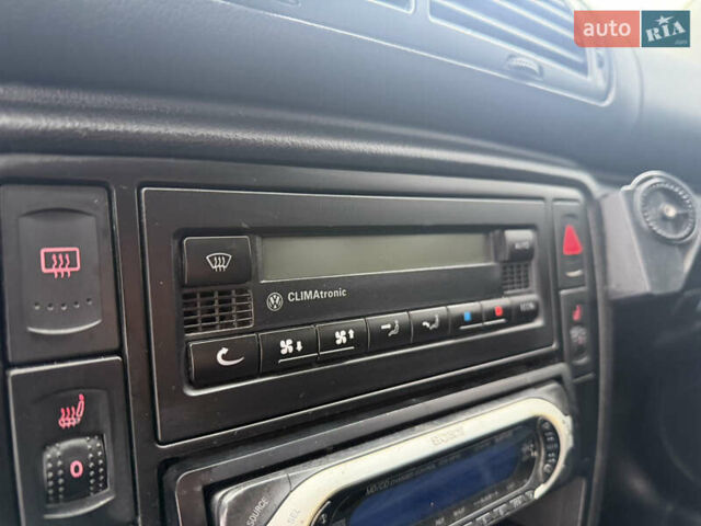 Зеленый Фольксваген Пассат, объемом двигателя 1.9 л и пробегом 295 тыс. км за 4900 $, фото 42 на Automoto.ua