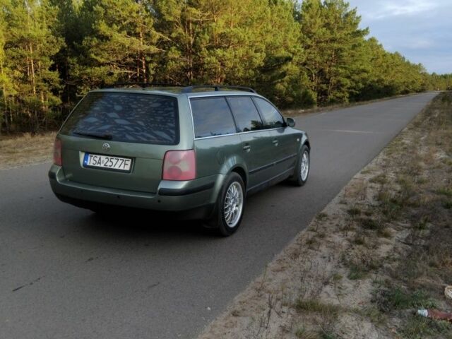 Зеленый Фольксваген Пассат, объемом двигателя 1.9 л и пробегом 350 тыс. км за 1700 $, фото 2 на Automoto.ua