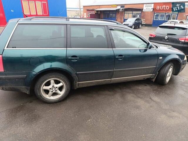 Зеленый Фольксваген Пассат, объемом двигателя 1.6 л и пробегом 319 тыс. км за 3500 $, фото 7 на Automoto.ua