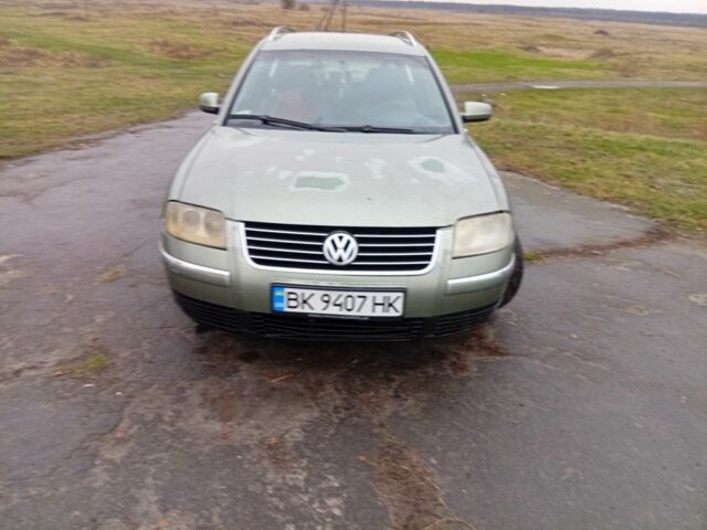 Зеленый Фольксваген Пассат, объемом двигателя 1.9 л и пробегом 392 тыс. км за 3400 $, фото 1 на Automoto.ua