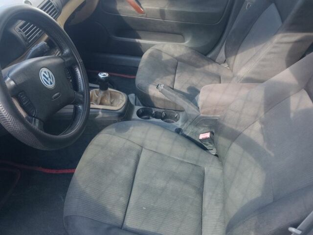 Зеленый Фольксваген Пассат, объемом двигателя 2.5 л и пробегом 355 тыс. км за 2300 $, фото 5 на Automoto.ua