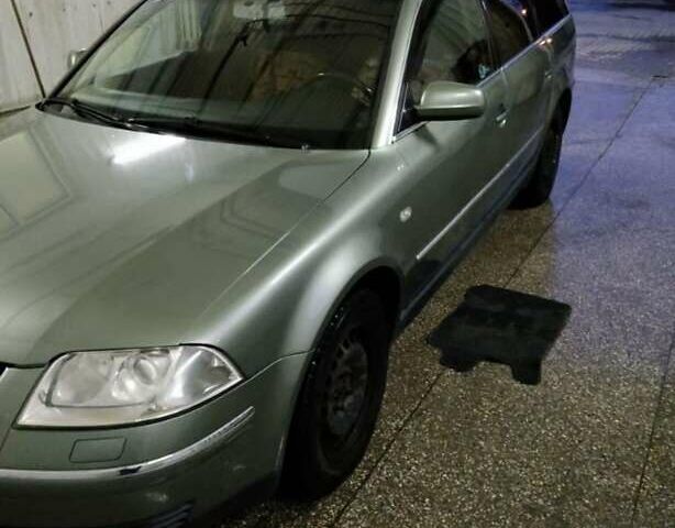 Зеленый Фольксваген Пассат, объемом двигателя 1.8 л и пробегом 280 тыс. км за 5500 $, фото 2 на Automoto.ua