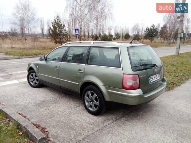 Зеленый Фольксваген Пассат, объемом двигателя 1.9 л и пробегом 380 тыс. км за 3500 $, фото 4 на Automoto.ua