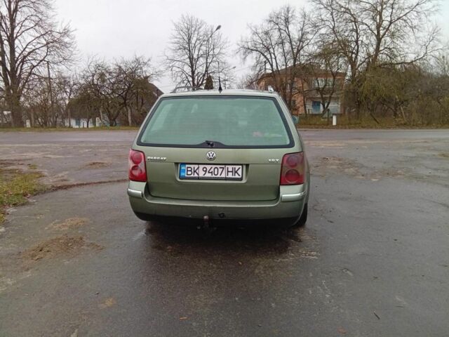 Зеленый Фольксваген Пассат, объемом двигателя 1.9 л и пробегом 392 тыс. км за 3400 $, фото 4 на Automoto.ua