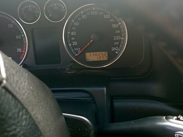 Зеленый Фольксваген Пассат, объемом двигателя 1.6 л и пробегом 338 тыс. км за 4850 $, фото 5 на Automoto.ua