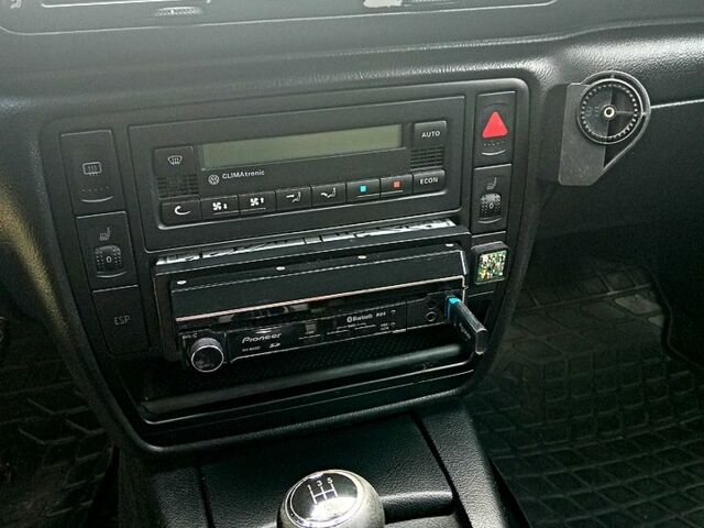 Зеленый Фольксваген Пассат, объемом двигателя 1.6 л и пробегом 338 тыс. км за 4850 $, фото 8 на Automoto.ua