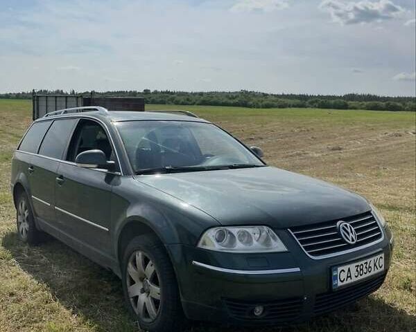 Зеленый Фольксваген Пассат, объемом двигателя 2.5 л и пробегом 300 тыс. км за 4400 $, фото 8 на Automoto.ua