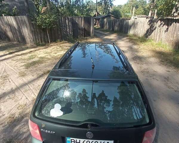 Зелений Фольксваген Пассат, об'ємом двигуна 1.6 л та пробігом 400 тис. км за 3700 $, фото 9 на Automoto.ua