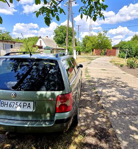 Зелений Фольксваген Пассат, об'ємом двигуна 1.9 л та пробігом 430 тис. км за 4800 $, фото 3 на Automoto.ua
