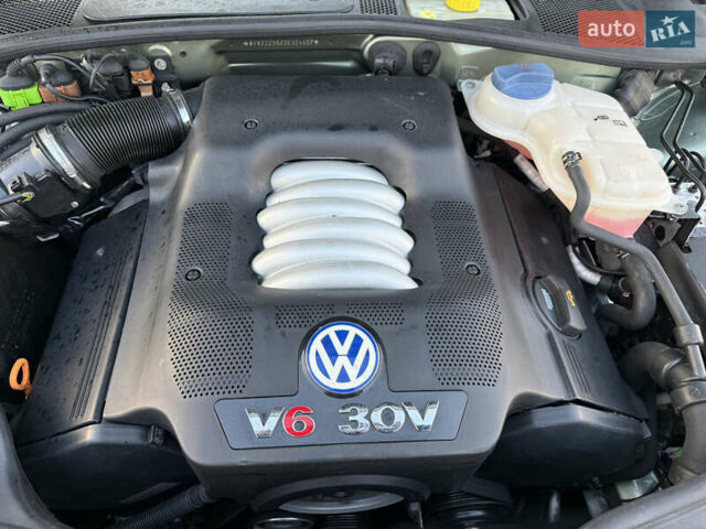 Зелений Фольксваген Пассат, об'ємом двигуна 2.77 л та пробігом 176 тис. км за 3850 $, фото 22 на Automoto.ua