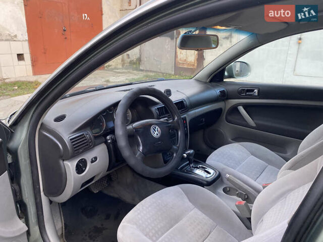 Зелений Фольксваген Пассат, об'ємом двигуна 1.9 л та пробігом 360 тис. км за 4000 $, фото 21 на Automoto.ua