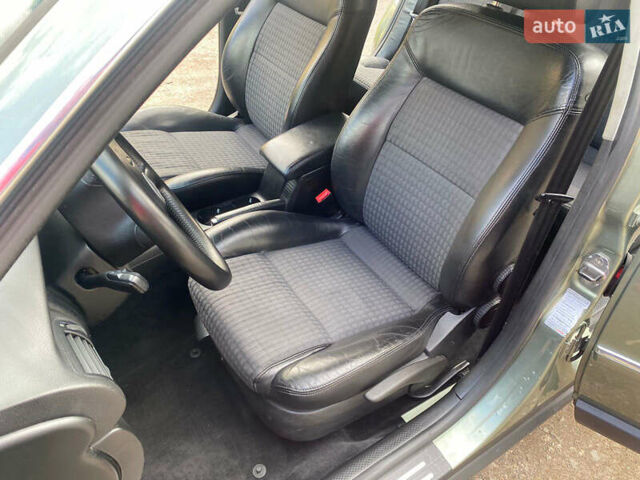 Зеленый Фольксваген Пассат, объемом двигателя 1.78 л и пробегом 191 тыс. км за 5950 $, фото 41 на Automoto.ua