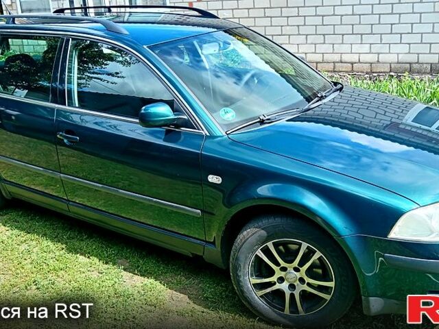 Зеленый Фольксваген Пассат, объемом двигателя 1.6 л и пробегом 338 тыс. км за 4850 $, фото 3 на Automoto.ua