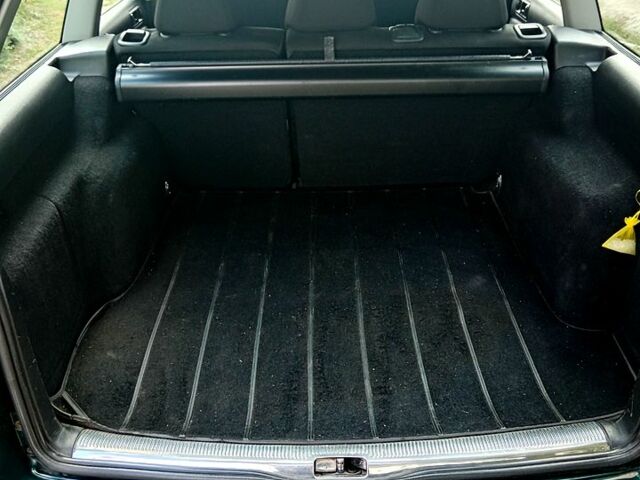 Зеленый Фольксваген Пассат, объемом двигателя 1.6 л и пробегом 338 тыс. км за 4850 $, фото 9 на Automoto.ua