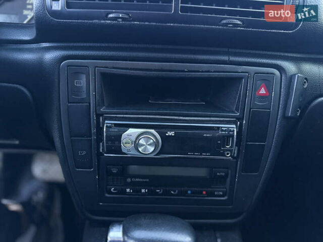 Зеленый Фольксваген Пассат, объемом двигателя 1.9 л и пробегом 267 тыс. км за 4150 $, фото 38 на Automoto.ua