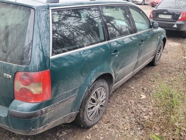 Зеленый Фольксваген Пассат, объемом двигателя 0 л и пробегом 300 тыс. км за 2100 $, фото 3 на Automoto.ua