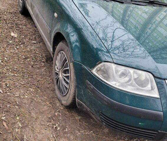 Зеленый Фольксваген Пассат, объемом двигателя 0 л и пробегом 300 тыс. км за 2500 $, фото 1 на Automoto.ua