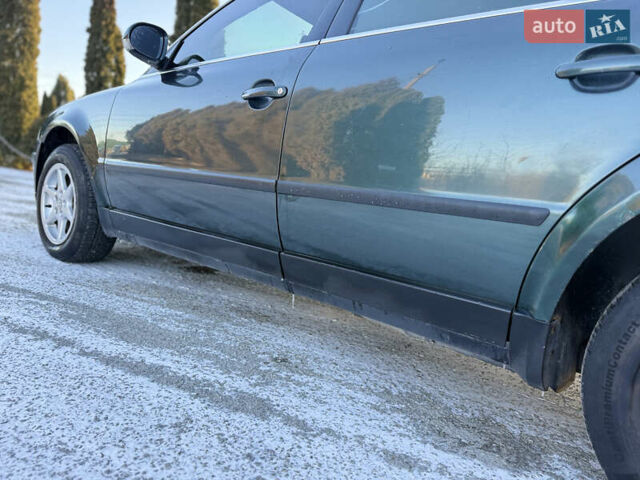 Зеленый Фольксваген Пассат, объемом двигателя 1.9 л и пробегом 267 тыс. км за 4150 $, фото 79 на Automoto.ua