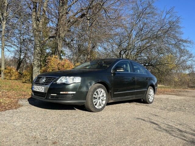 Зеленый Фольксваген Пассат, объемом двигателя 2 л и пробегом 275 тыс. км за 6500 $, фото 2 на Automoto.ua