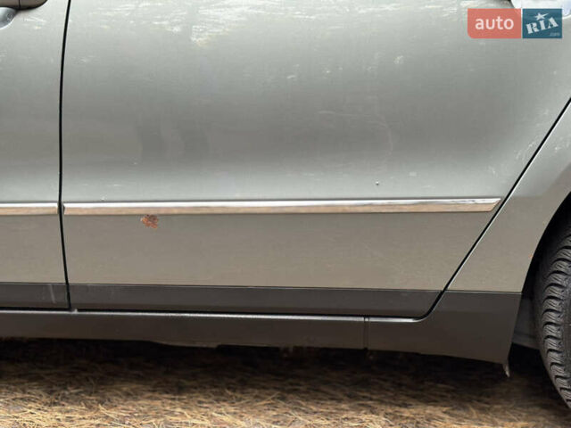 Зеленый Фольксваген Пассат, объемом двигателя 2 л и пробегом 211 тыс. км за 7500 $, фото 68 на Automoto.ua