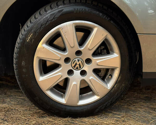 Зеленый Фольксваген Пассат, объемом двигателя 2 л и пробегом 211 тыс. км за 7500 $, фото 57 на Automoto.ua