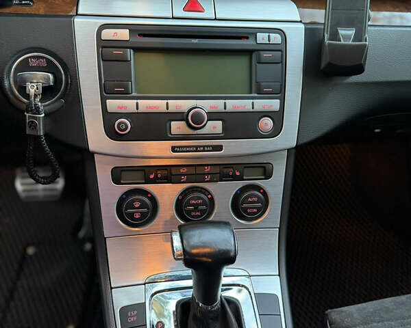 Зеленый Фольксваген Пассат, объемом двигателя 2 л и пробегом 211 тыс. км за 7500 $, фото 28 на Automoto.ua