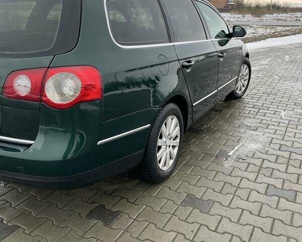 Зелений Фольксваген Пассат, об'ємом двигуна 2 л та пробігом 400 тис. км за 3700 $, фото 2 на Automoto.ua