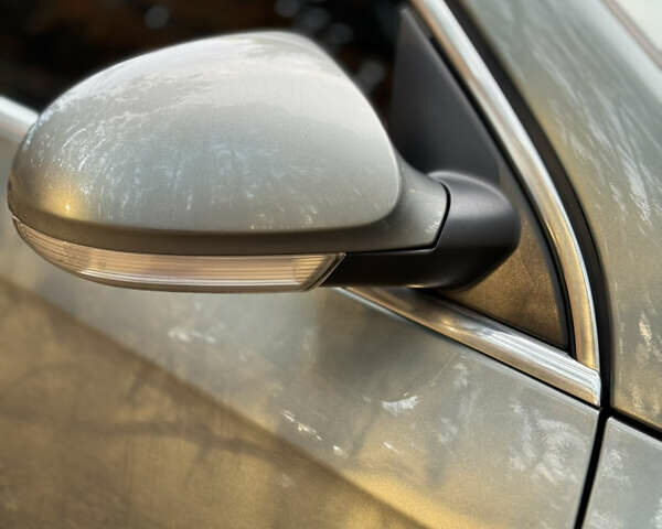 Зеленый Фольксваген Пассат, объемом двигателя 2 л и пробегом 211 тыс. км за 7500 $, фото 61 на Automoto.ua