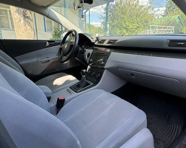 Зеленый Фольксваген Пассат, объемом двигателя 1.6 л и пробегом 194 тыс. км за 6500 $, фото 20 на Automoto.ua