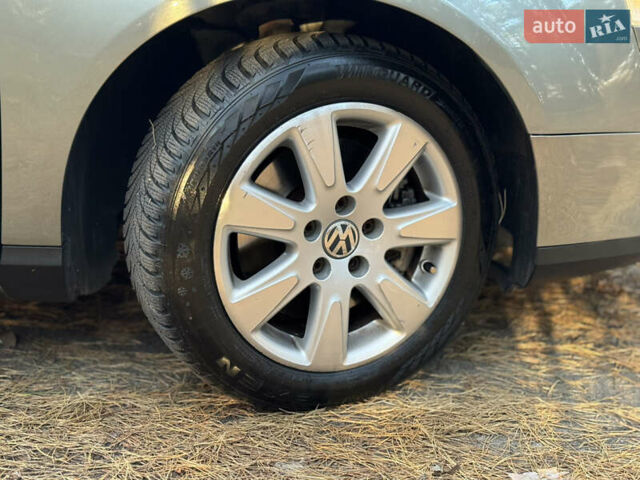 Зеленый Фольксваген Пассат, объемом двигателя 2 л и пробегом 211 тыс. км за 7500 $, фото 59 на Automoto.ua