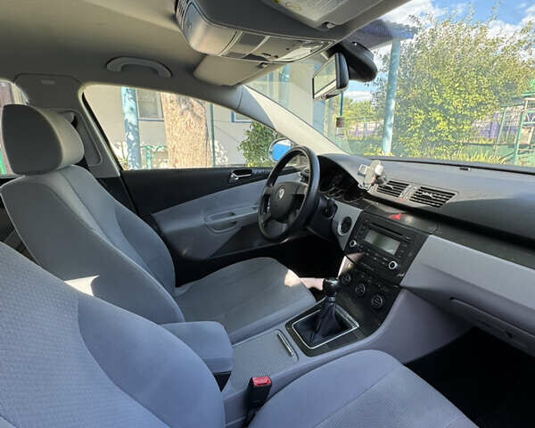 Зеленый Фольксваген Пассат, объемом двигателя 1.6 л и пробегом 194 тыс. км за 6500 $, фото 19 на Automoto.ua