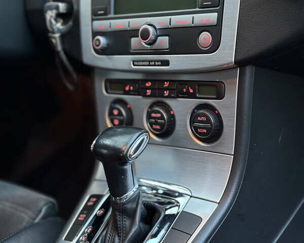 Зеленый Фольксваген Пассат, объемом двигателя 2 л и пробегом 211 тыс. км за 7500 $, фото 19 на Automoto.ua