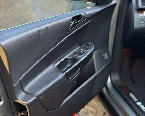 Зеленый Фольксваген Пассат, объемом двигателя 2 л и пробегом 211 тыс. км за 7500 $, фото 53 на Automoto.ua