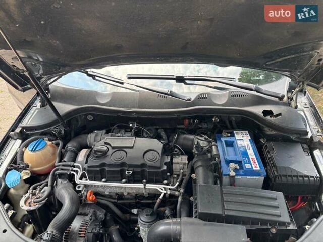 Зеленый Фольксваген Пассат, объемом двигателя 2 л и пробегом 235 тыс. км за 6000 $, фото 8 на Automoto.ua