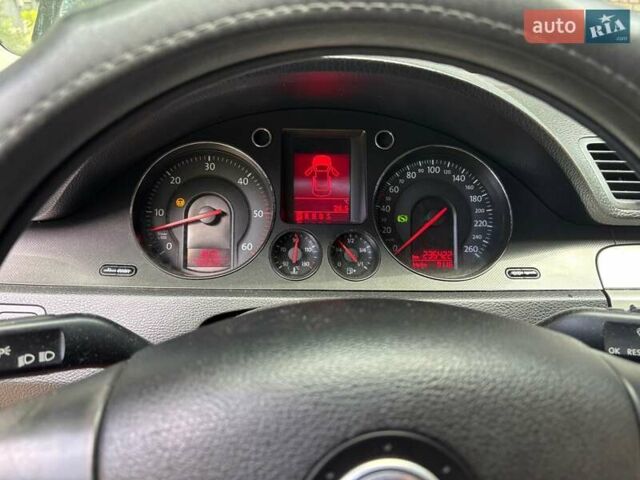 Зеленый Фольксваген Пассат, объемом двигателя 2 л и пробегом 235 тыс. км за 6000 $, фото 9 на Automoto.ua