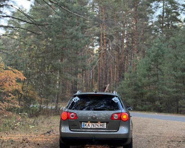 Зеленый Фольксваген Пассат, объемом двигателя 2 л и пробегом 211 тыс. км за 7500 $, фото 52 на Automoto.ua