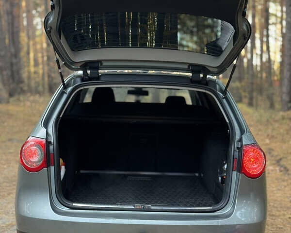 Зеленый Фольксваген Пассат, объемом двигателя 2 л и пробегом 211 тыс. км за 7500 $, фото 54 на Automoto.ua