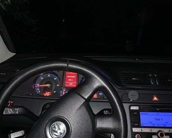 Зеленый Фольксваген Пассат, объемом двигателя 1.9 л и пробегом 320 тыс. км за 9000 $, фото 2 на Automoto.ua