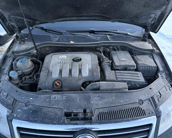 Зеленый Фольксваген Пассат, объемом двигателя 1.97 л и пробегом 299 тыс. км за 4998 $, фото 20 на Automoto.ua