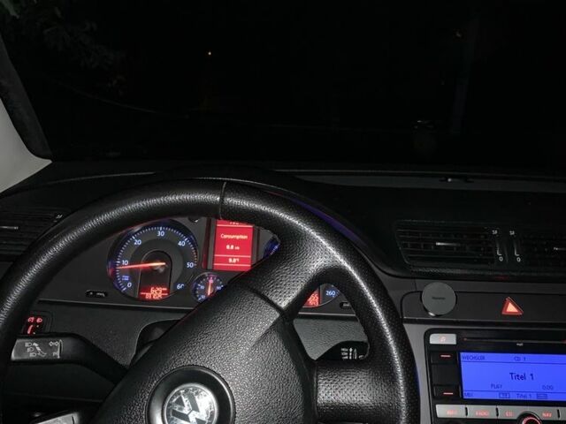 Зеленый Фольксваген Пассат, объемом двигателя 1.9 л и пробегом 320 тыс. км за 9000 $, фото 4 на Automoto.ua