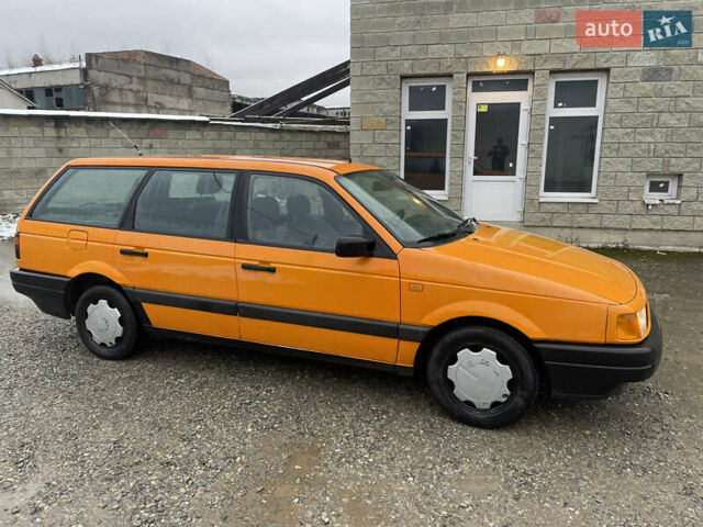 Помаранчевий Фольксваген Пассат, об'ємом двигуна 1.6 л та пробігом 288 тис. км за 1499 $, фото 7 на Automoto.ua