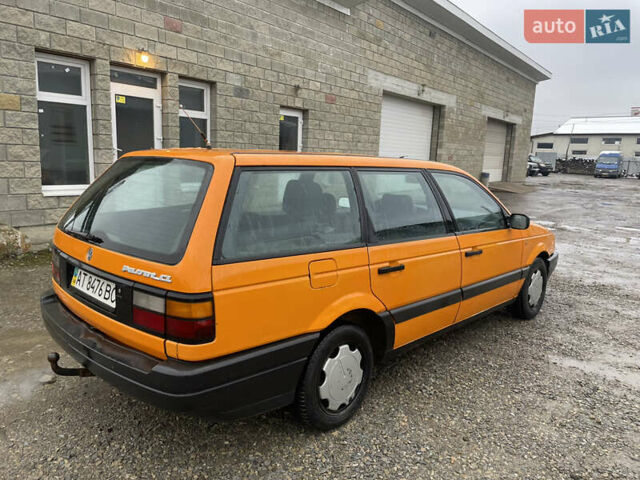 Помаранчевий Фольксваген Пассат, об'ємом двигуна 1.6 л та пробігом 288 тис. км за 1499 $, фото 6 на Automoto.ua