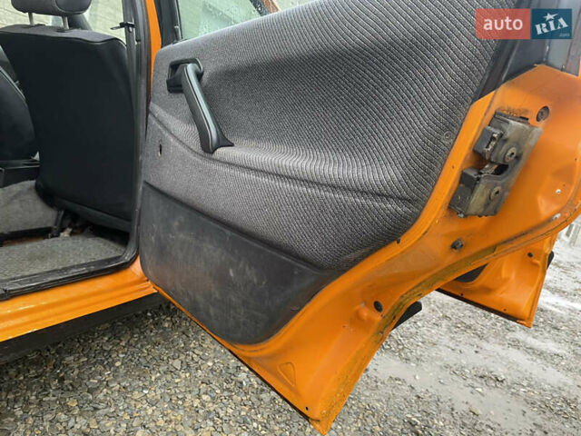 Помаранчевий Фольксваген Пассат, об'ємом двигуна 1.6 л та пробігом 288 тис. км за 1499 $, фото 21 на Automoto.ua