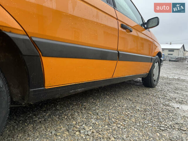 Помаранчевий Фольксваген Пассат, об'ємом двигуна 1.6 л та пробігом 288 тис. км за 1499 $, фото 4 на Automoto.ua