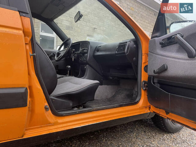 Помаранчевий Фольксваген Пассат, об'ємом двигуна 1.6 л та пробігом 288 тис. км за 1499 $, фото 16 на Automoto.ua