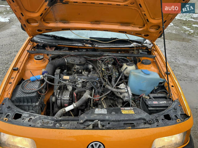 Помаранчевий Фольксваген Пассат, об'ємом двигуна 1.6 л та пробігом 288 тис. км за 1499 $, фото 17 на Automoto.ua